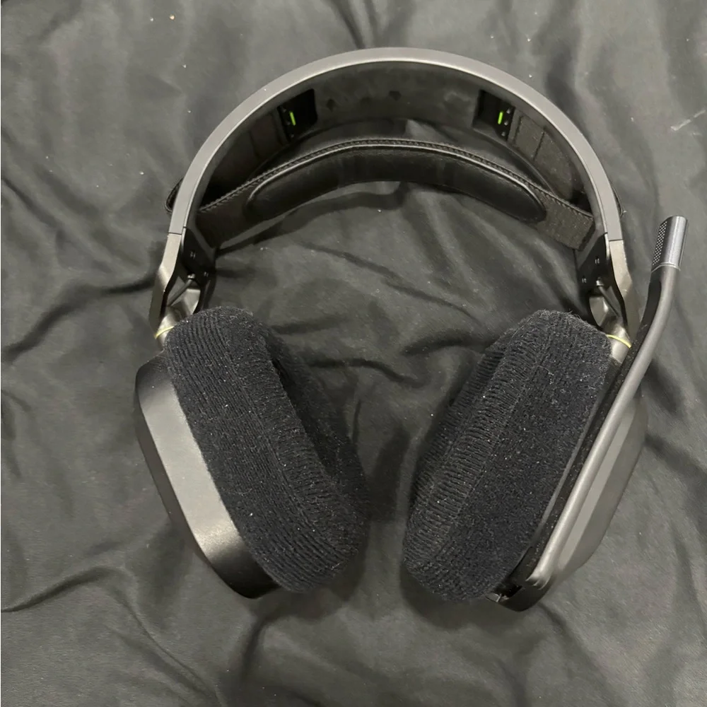 Corsair HS80 MAX gaming headset